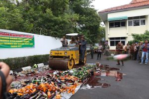 Kejaksaan Negeri Kota Cirebon Gelar Pemusnahan Barang Bukti