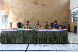GELAR SILAHTURAHMI DENGAN WARGA KECAMATAN PEKALIPAN, WALI KOTA CIREBON BAGIKAN 275 KEPING E-KTP