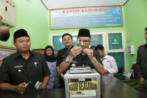 Wagub Jabar Resmikan Kantin Kejujuran di Kota Cirebon