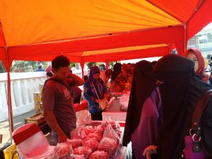 Jual Lebih Murah, Operasi Pasar Komoditas Sembako Diserbu Warga