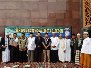 Ribuan Umat Muslim Ikuti Gerakan Shalat Subuh Berjamaah