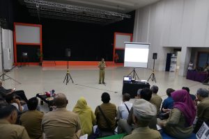 Atasi Banjir, Radar Cirebon Grup Dukung Pembuatan Biopori