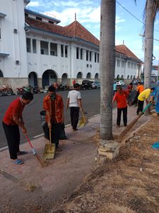 Jelang Peringatan Hari Jadi Cirebon ke 649, Warga Kembali Bersih-Bersih Kota Cirebon