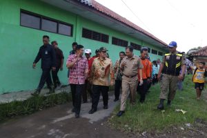Gubernur Tinjau Korban Banjir, Curah Hujan di Kota Cirebon Naik Delapan Kali Lipat