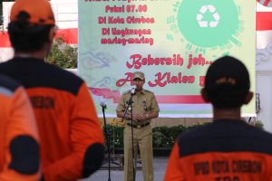 Menyambut HUT ke-73 RI dan Jelang Asian Games, Pemerintah dan Warga Masyarakat "Bersih Bersih Kota"