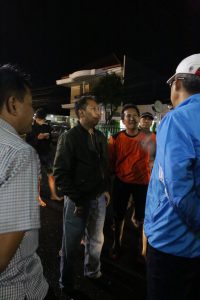 AGAR PENYALURAN LEBIH CEPAT, DIBANGUN DUA POSKO DAPUR UMUM DI DEKAT LOKASI BANJIR