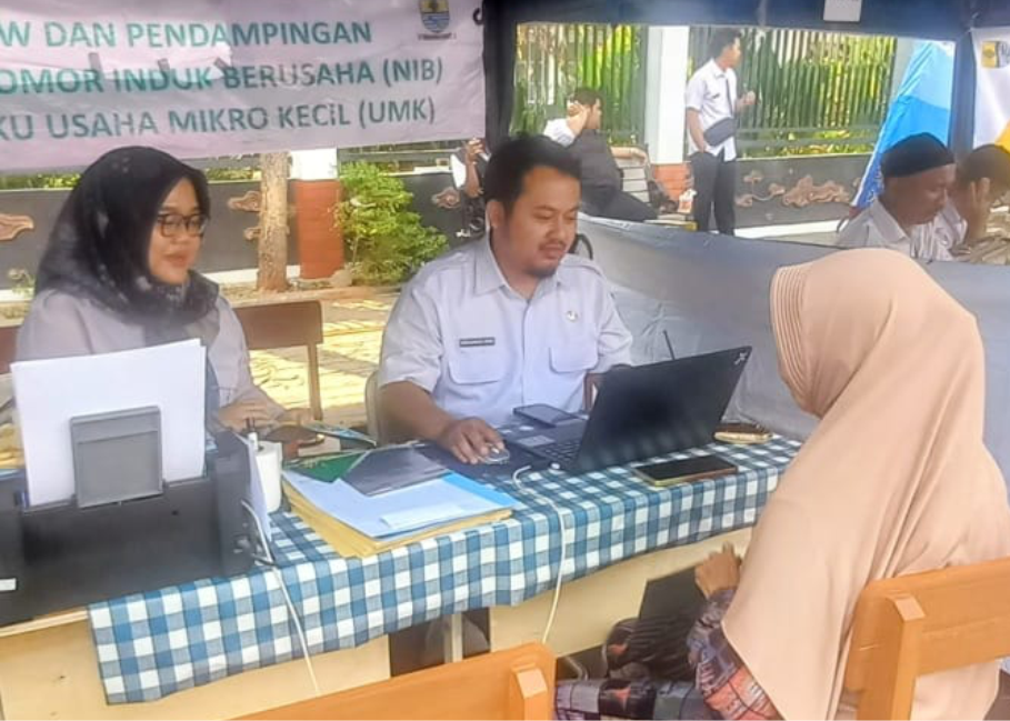Dalam Rangka Hari Jadi Cirebon ke-599, DPMPTSP Kota Cirebon Buka Stand Layanan Pembuatan NIB